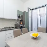 Erre House Apartamento *