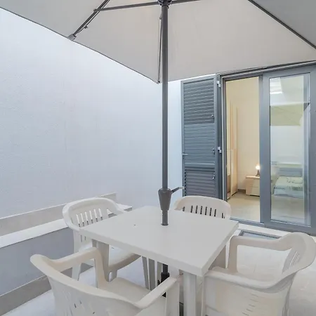 Apartment Erre House *