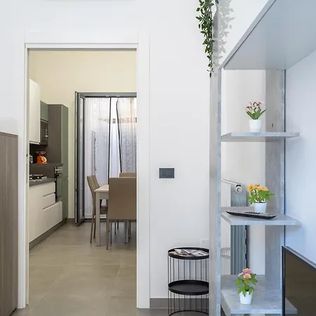 Erre House Apartment *